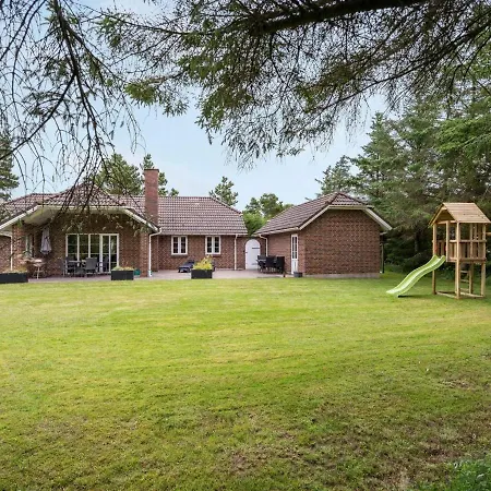 Holiday home Hjalmsvider - 1km From The Sea In Western Jutland By Interhome