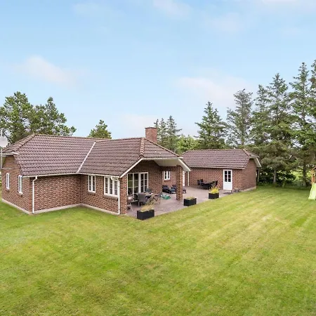Holiday home Hjalmsvider - 1km From The Sea In Western Jutland By Interhome