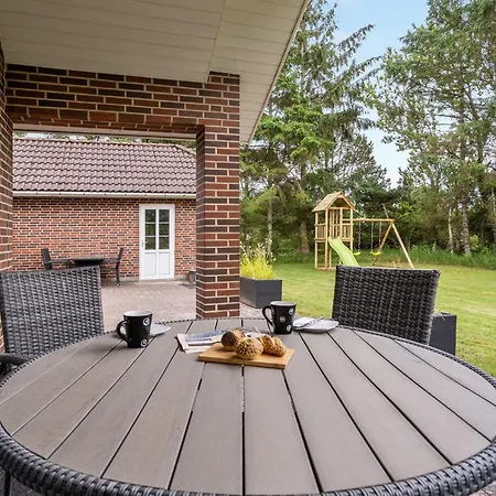 Nyaraló Hjalmsvider - 1km From The Sea By Interhome