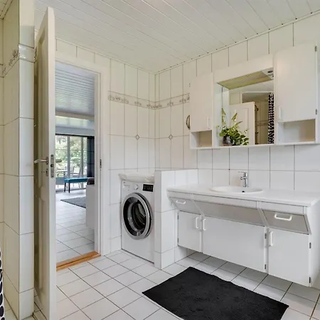 Hébergement de vacances Hjalmsvider - 1km From The Sea By Interhome *