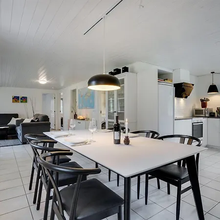 Hjalmsvider - 1km From The Sea By Interhome Nyaraló
