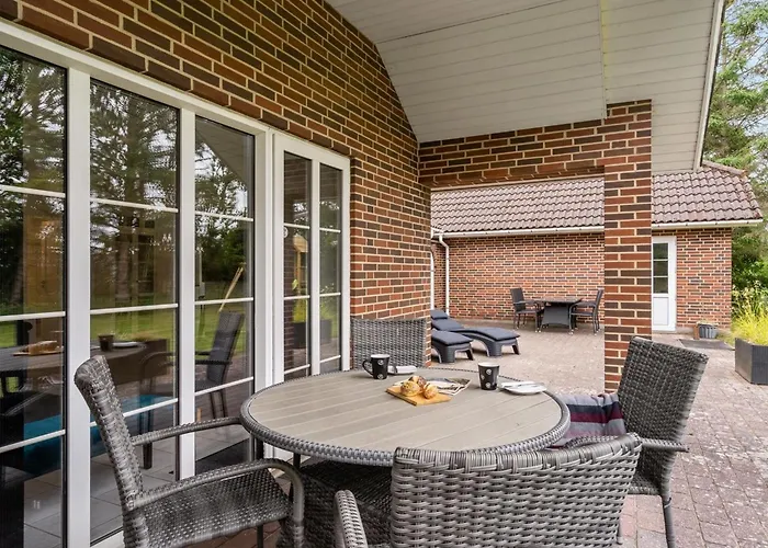 Hjalmsvider - 1km From The Sea By Interhome