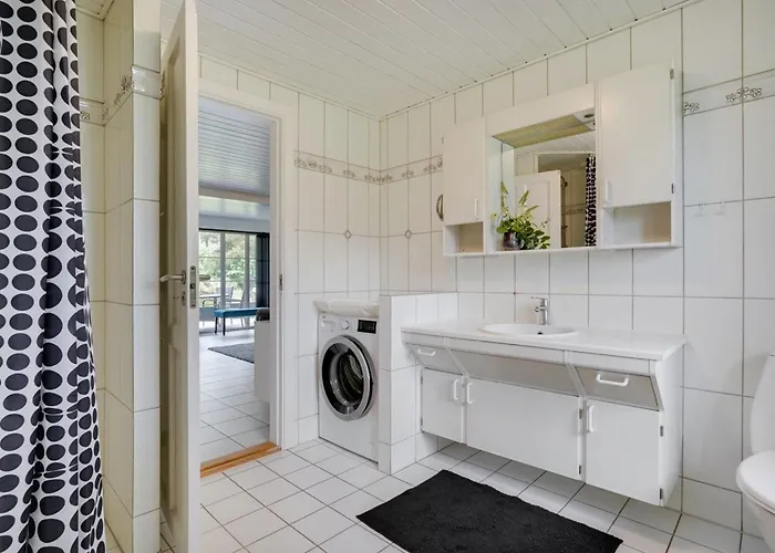 Semesterbostad Hjalmsvider - 1km From The Sea By Interhome *