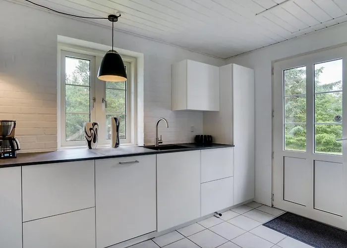Hjalmsvider - 1km From The Sea By Interhome