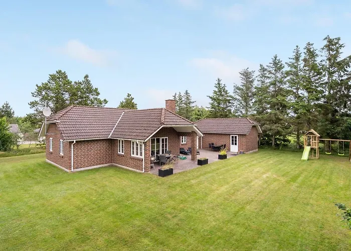 Hjalmsvider - 1km From The Sea By Interhome